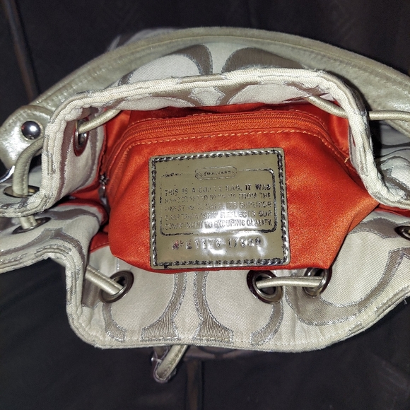 Coach signature drawstring purse - Picture 5 of 6